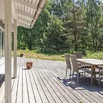 2 Bedroom Stunning In Aakirkeby