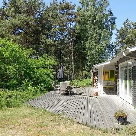 2 Bedroom Stunning In Aakirkeby Nyaraló