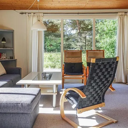 2 Bedroom Stunning In Aakirkeby *