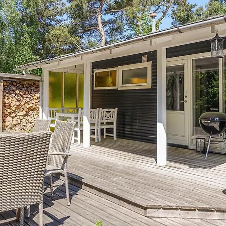 2 Bedroom Stunning In Aakirkeby *