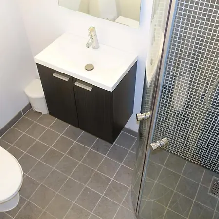 2 Bedroom Stunning In Aakirkeby Ferienhaus *