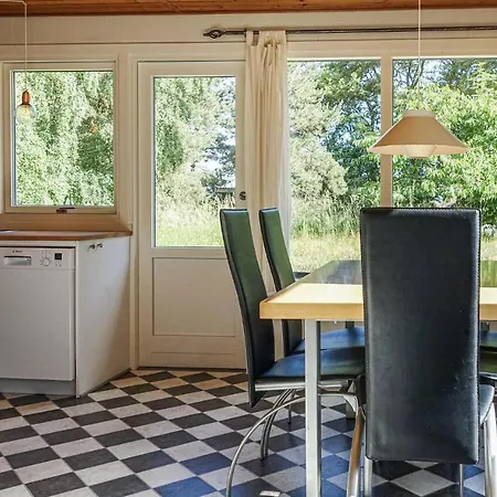2 Bedroom Stunning In Aakirkeby * Vester Sømarken