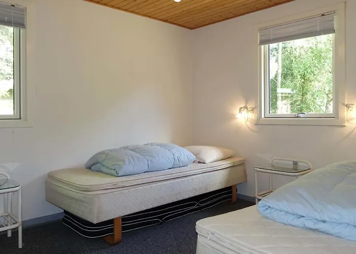 2 Bedroom Stunning In Aakirkeby Vakantiehuis