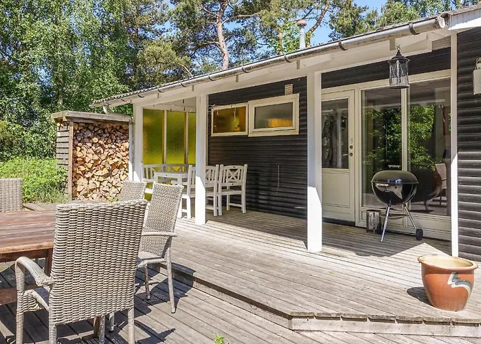 2 Bedroom Stunning In Aakirkeby *